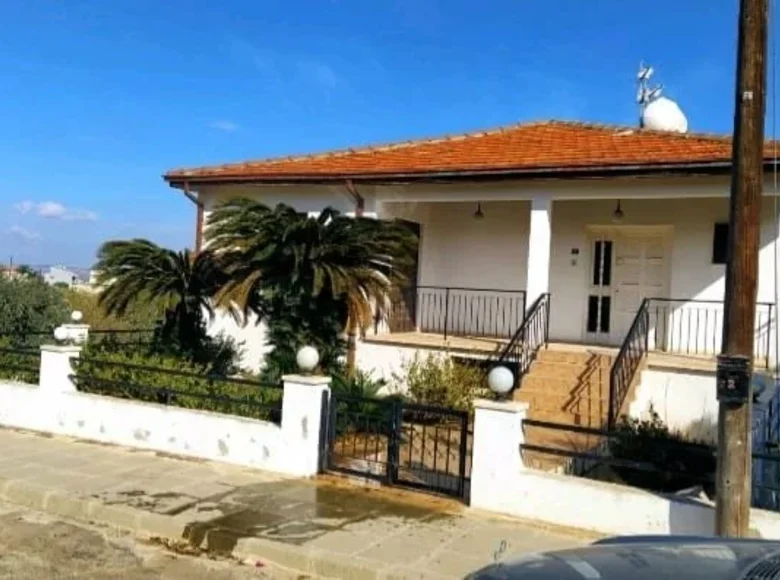 4 bedroom house 190 m² Astromeritis, Cyprus