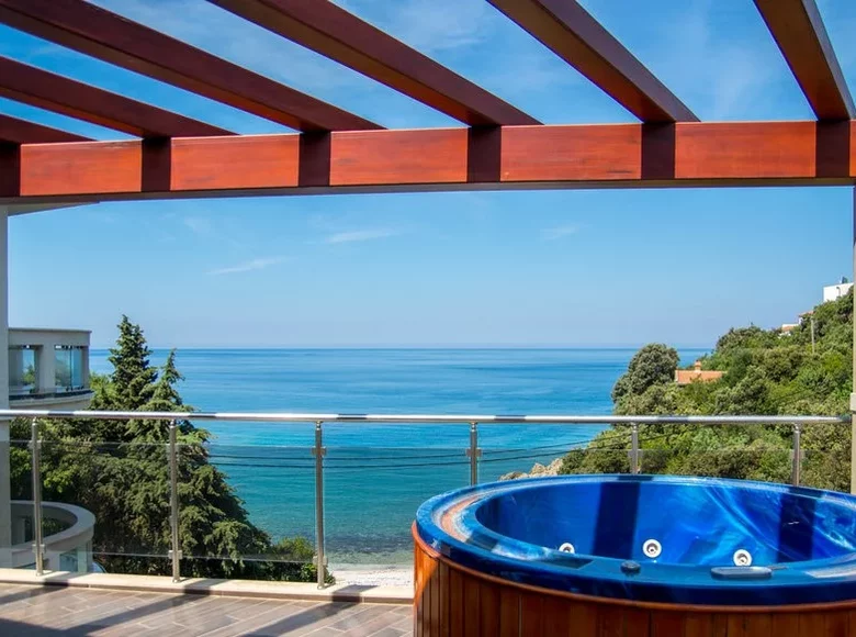 5 bedroom villa 380 m² Kruce, Montenegro