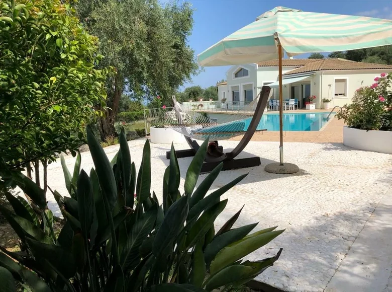 3 bedroom villa 340 m² Kastania, Greece