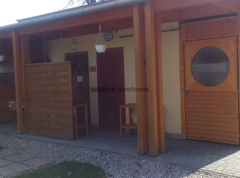 Commercial property 70 m² in Balatonfuered, Hungary