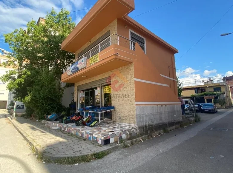 Commercial property 100 m² in Vlora, Albania