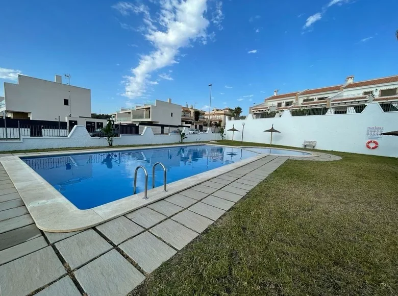 Casa 4 habitaciones  San Miguel de Salinas, España