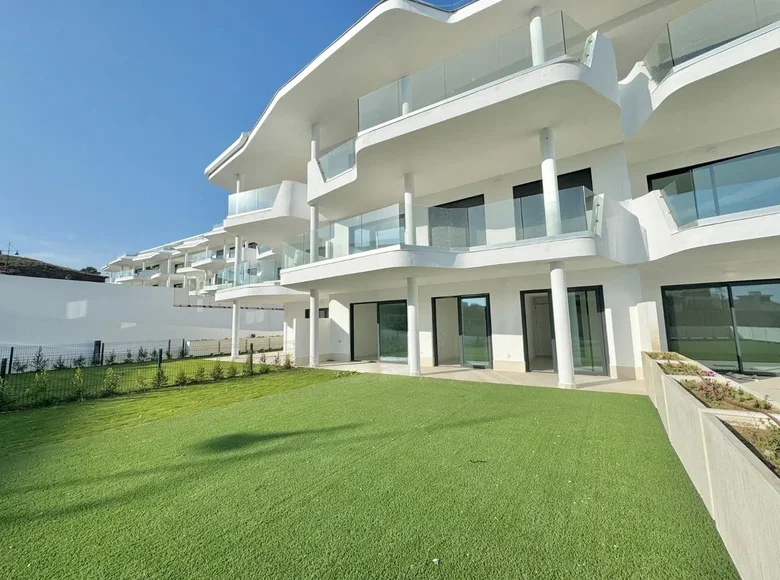 Mieszkanie 2 pokoi 74 m² Fuengirola, Hiszpania