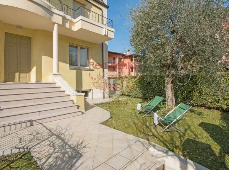 Квартира 3 комнаты 110 м² Desenzano del Garda, Италия