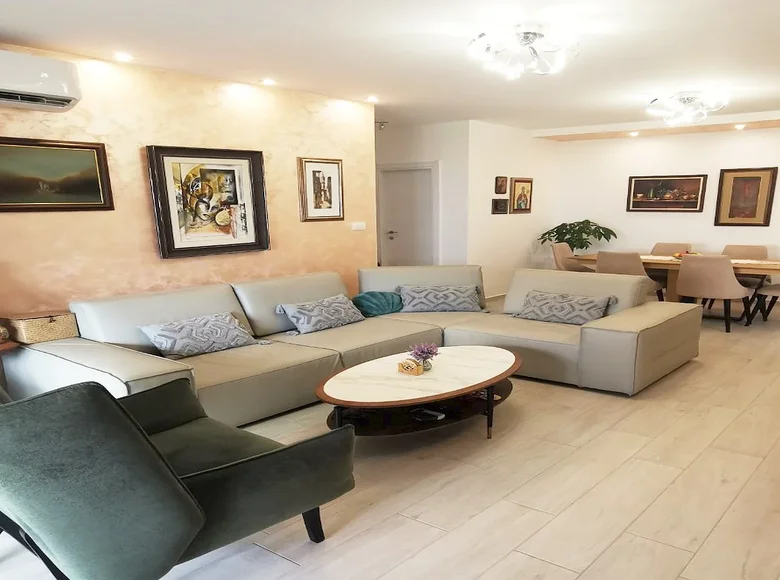 1 bedroom apartment 84 m² Dobrota, Montenegro