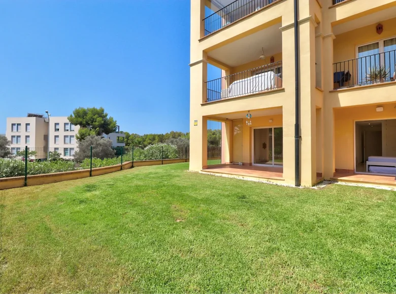 Mieszkanie 3 pokoi 158 m² Santa Ponsa, Hiszpania