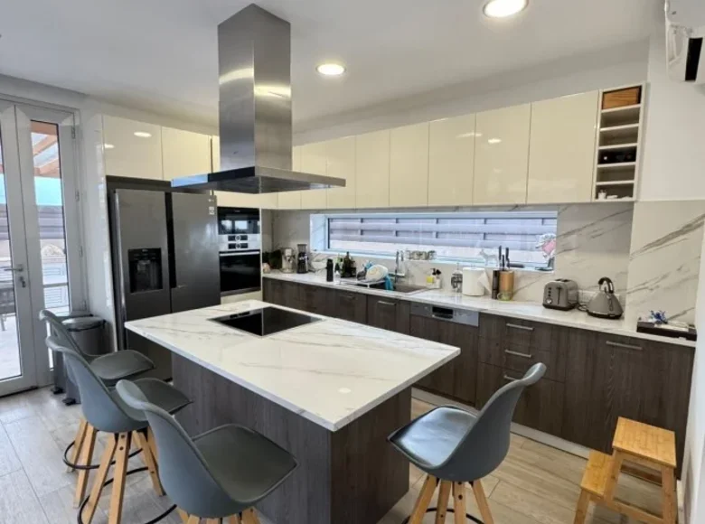 Casa 4 habitaciones 250 m² Germasogeia, Chipre