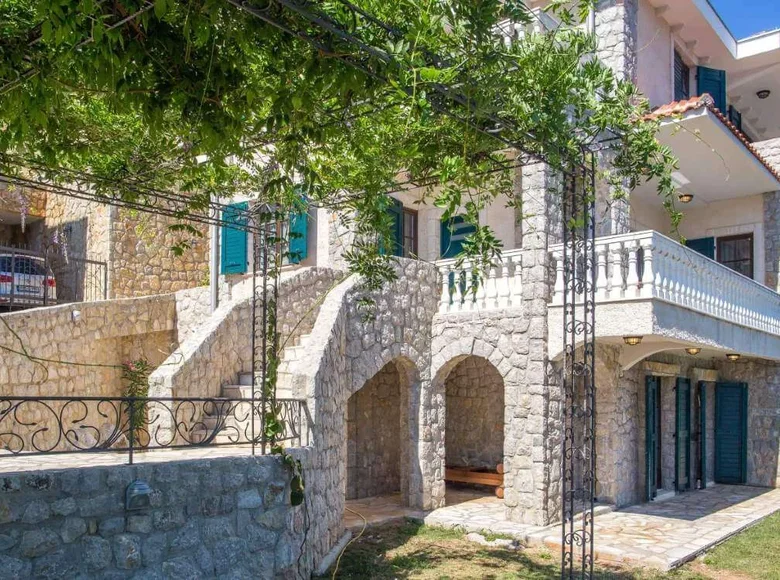 4-Schlafzimmer-Villa 235 m² durici, Montenegro