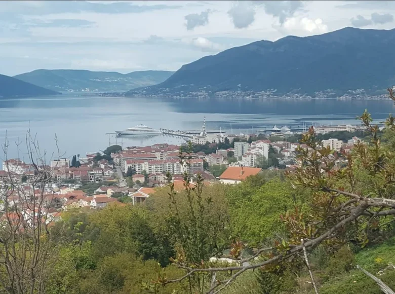 Parcelas  Tivat, Montenegro