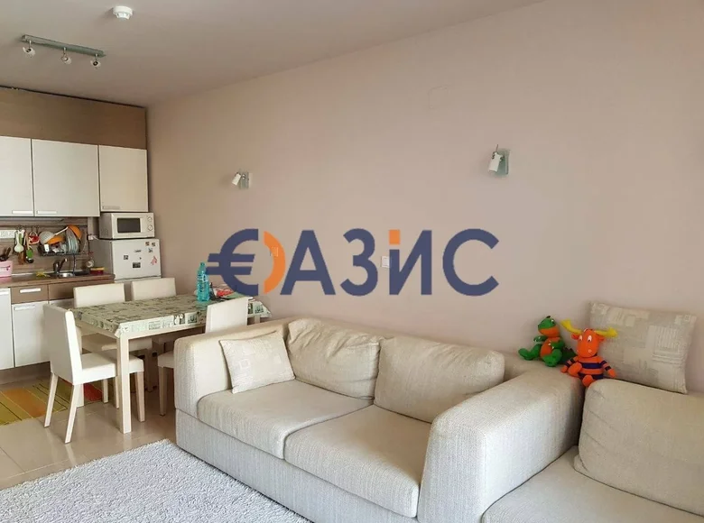 Mieszkanie 2 pokoi 69 m² Pomorie, Bułgaria