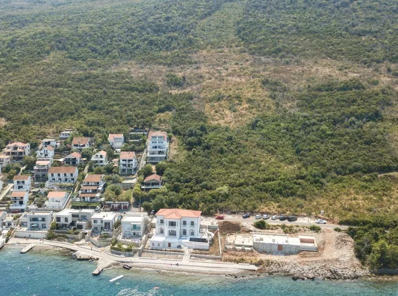 Land 27 428 m² Mrkovi, Montenegro
