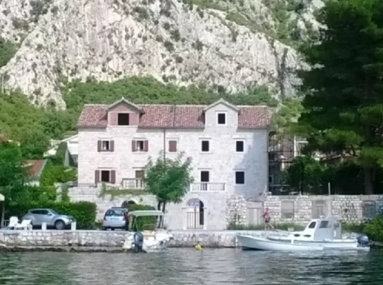 Villa 400 m² Dobrota, Montenegro