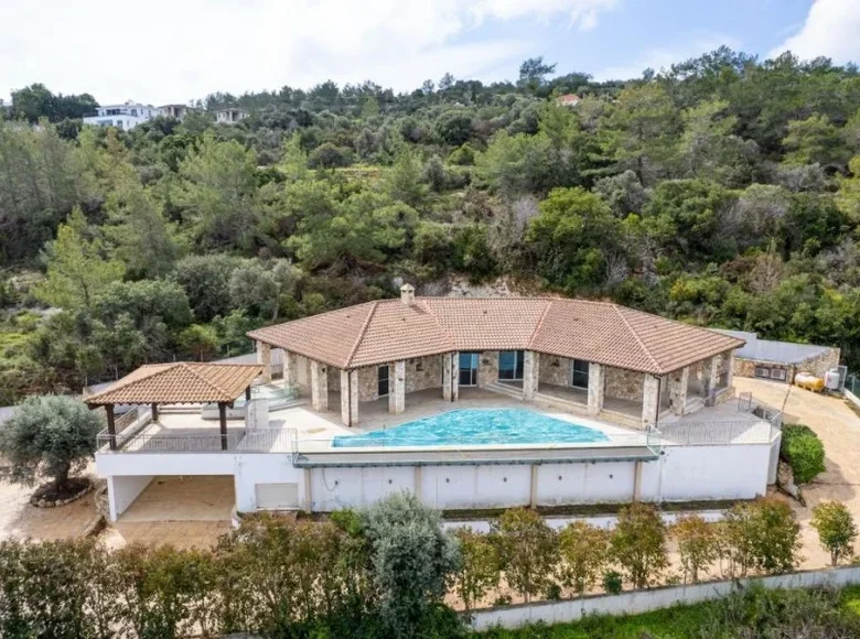 3 bedroom house 220 m² Neo Chorio, Cyprus