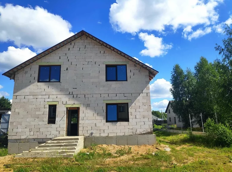 Casa 245 m² Kalodishchy, Bielorrusia