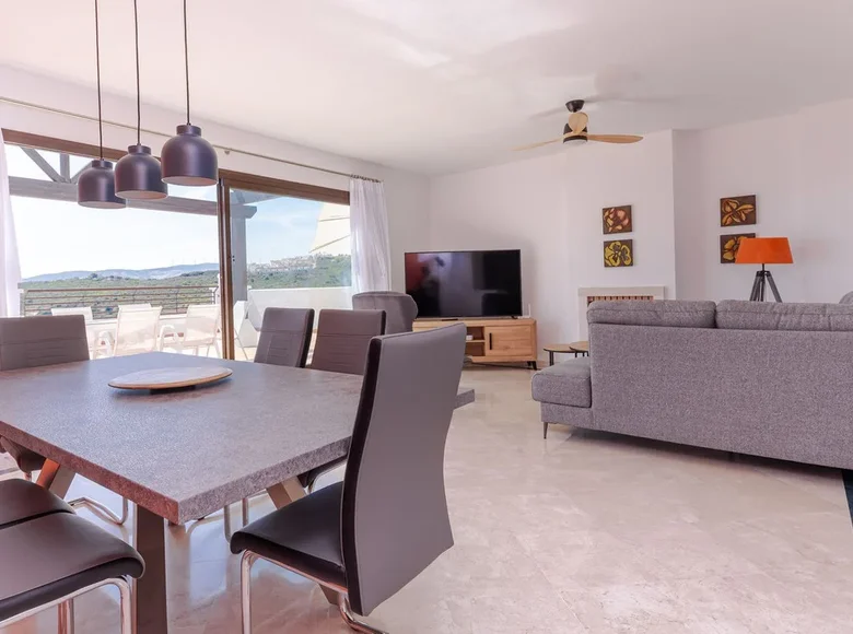 Mieszkanie 3 pokoi 115 m² Casares, Hiszpania