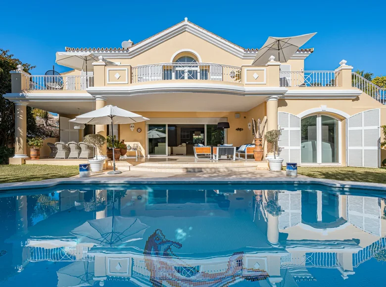 villa de 5 dormitorios 388 m² Marbella, España