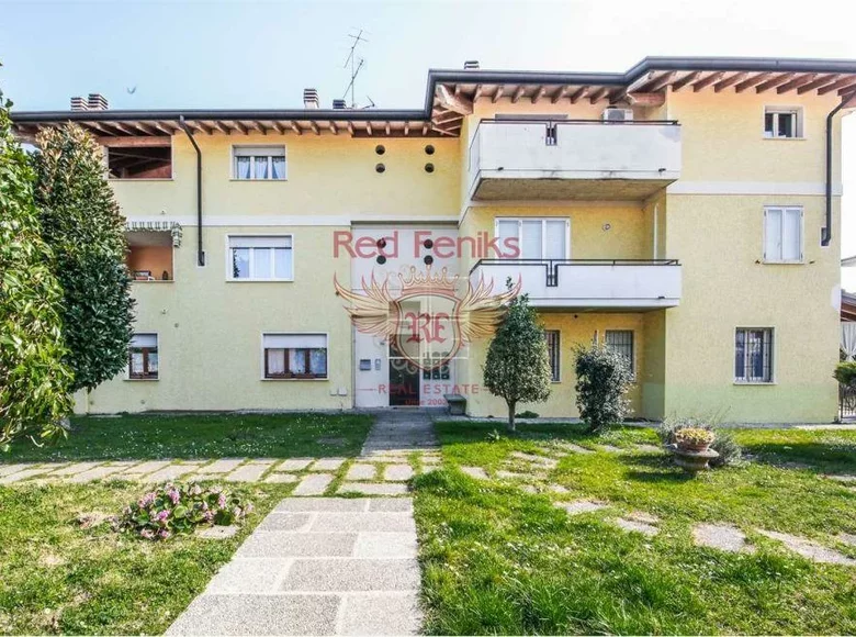 Mieszkanie 4 pokoi 120 m² Desenzano del Garda, Włochy