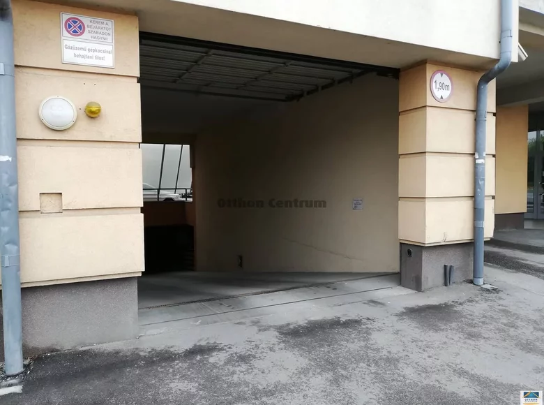 Commercial property 15 m² in Gyori jaras, Hungary