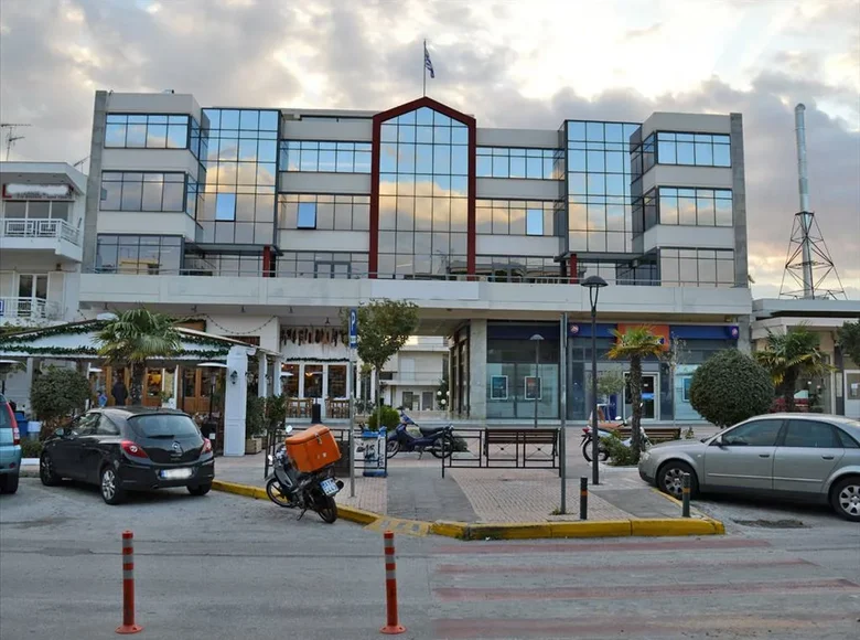 Commercial property 2 300 m² in Municipality of Vari - Voula - Vouliagmeni, Greece