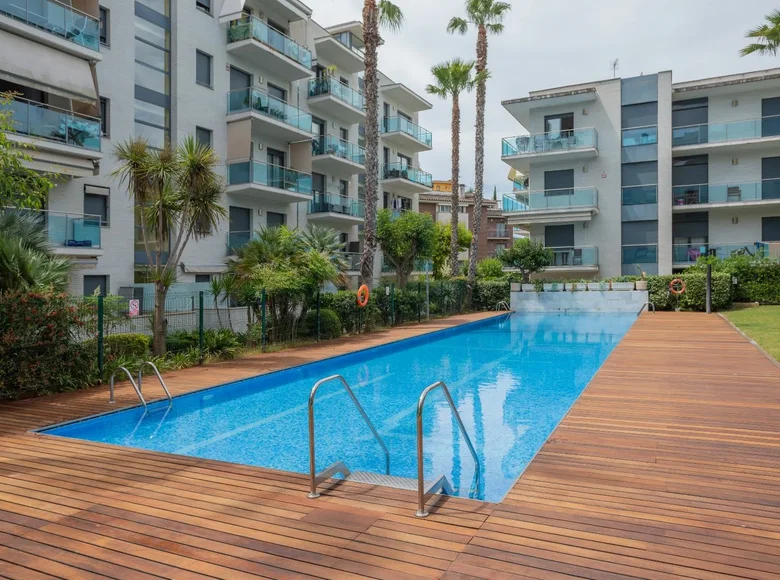 Mieszkanie 2 pokoi 85 m² Lloret de Mar, Hiszpania