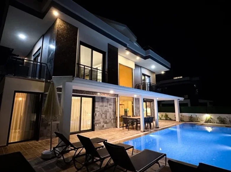Maison 4 chambres 250 m² Ciftlik, Turquie