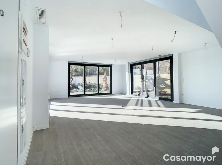 Dom drewniany w stylu górskim 336 m² Alicante, Hiszpania