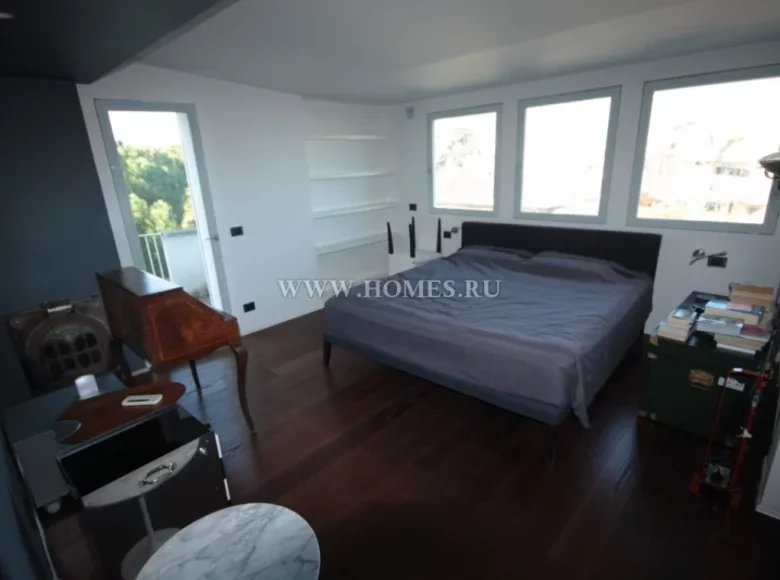 Penthouse 4 bedrooms 330 m² Roma Capitale, Italy