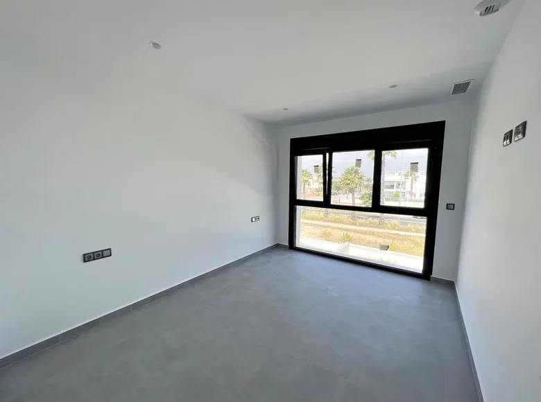 Вилла 5 спален 368 м² Торревьеха, Испания