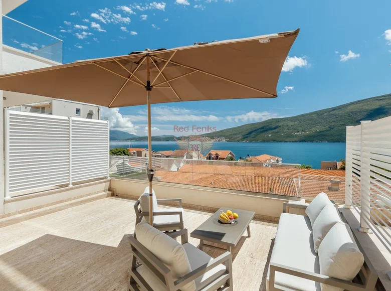 2 bedroom apartment 120 m² Baošići, Montenegro