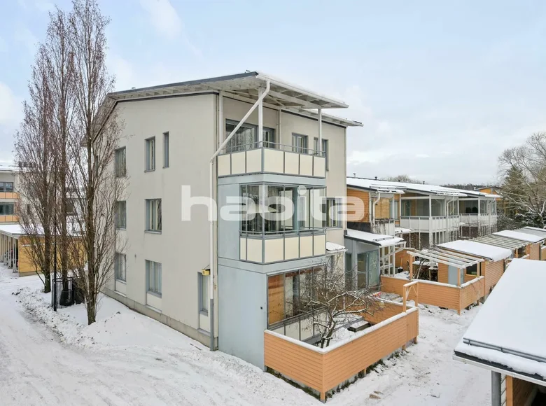 5 bedroom apartment 105 m² Helsinki sub-region, Finland