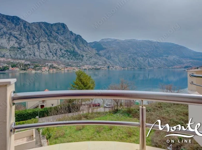 Hotel 595 m² in Kotor, Montenegro