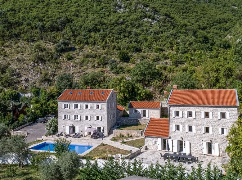 Wohnung 10 Schlafzimmer 800 m² Prcanj, Montenegro
