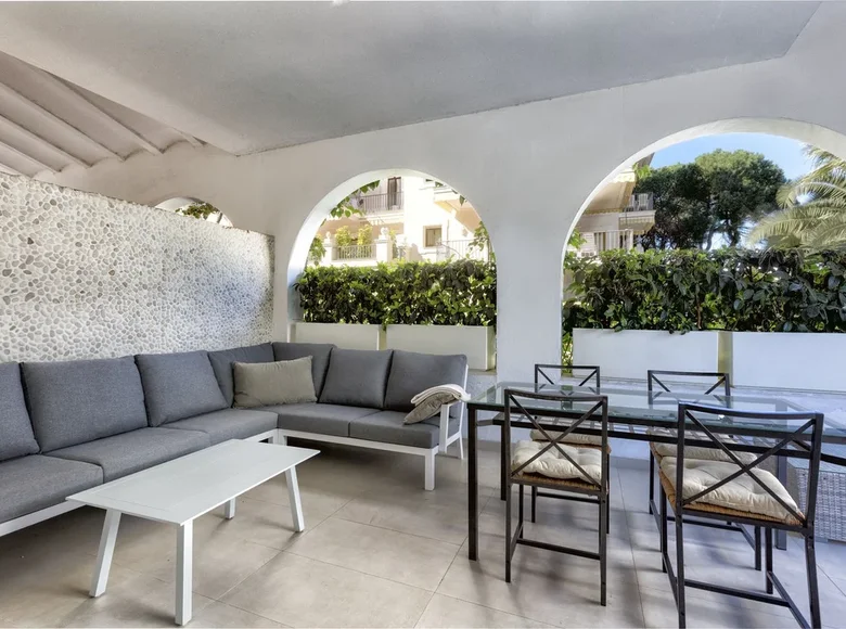 Mieszkanie 2 pokoi 151 m² Marbella, Hiszpania