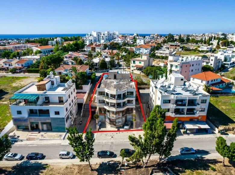 Commercial property 785 m² in Paphos, Cyprus