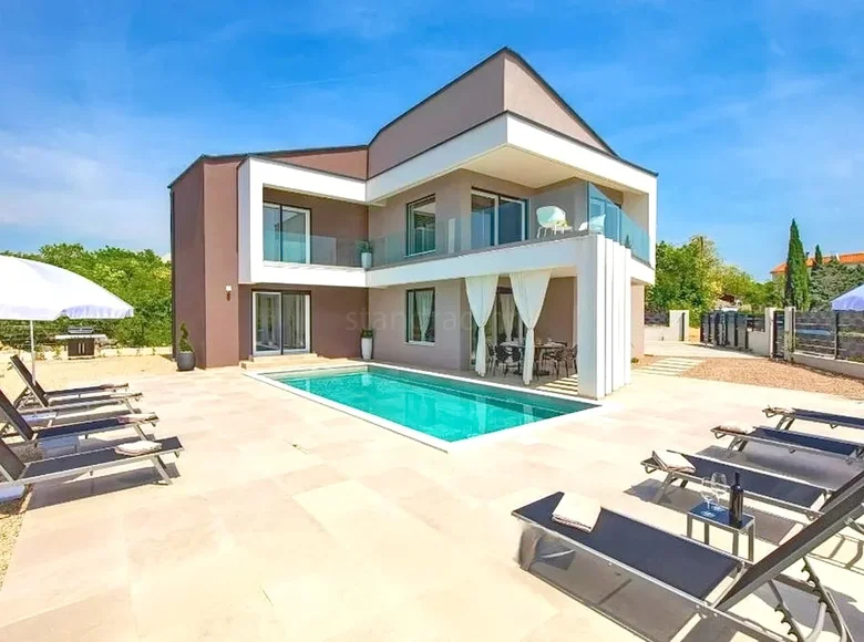 Casa 4 habitaciones 175 m² Opcina Vrbnik, Croacia