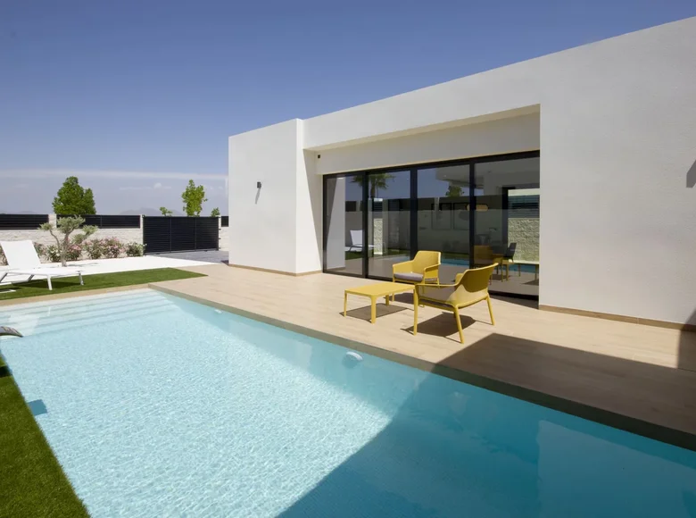 3 bedroom villa 160 m² Urbanizacion Dona Pepa, Spain