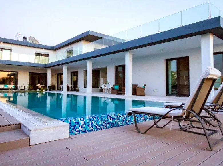 Villa 10 habitaciones 900 m² Strovolos, Chipre
