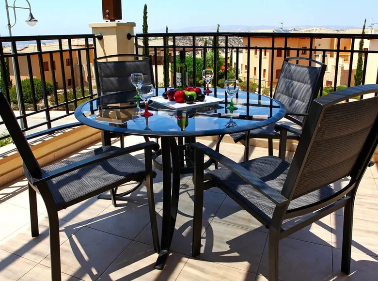 Mieszkanie 2 pokoi 119 m² Pafos, Cypr