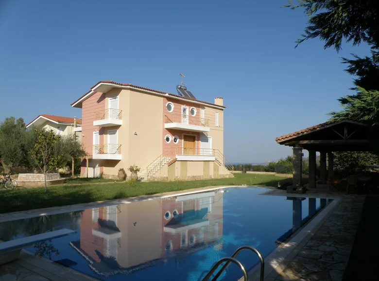 Villa 10 rooms 449 m² Municipality of Aigialeia, Greece