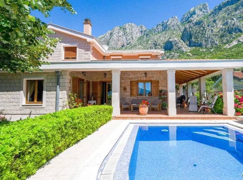 Maison 5 chambres 305 m² Kotor, Monténégro