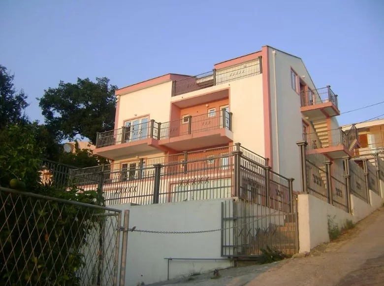 Hotel 670 m² in Sutomore, Montenegro