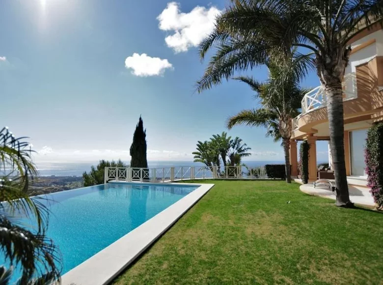 4-Zimmer-Villa 873 m² Marbella, Spanien