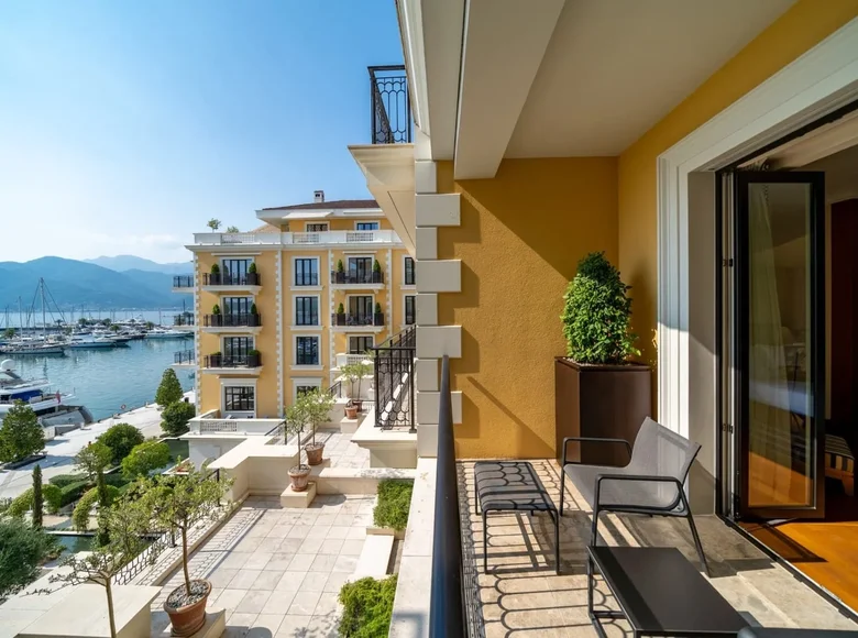 Wohnung 4 zimmer 178 m² Tivat, Montenegro