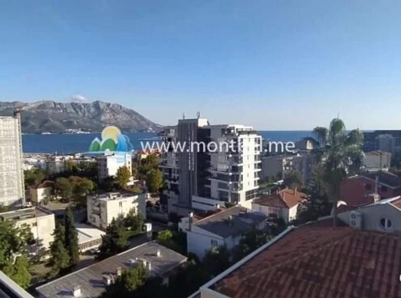 Penthouse 3 bedrooms 121 m² Budva, Montenegro