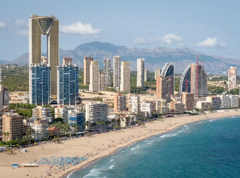 Mieszkanie 4 pokoi 179 m² Benidorm, Hiszpania