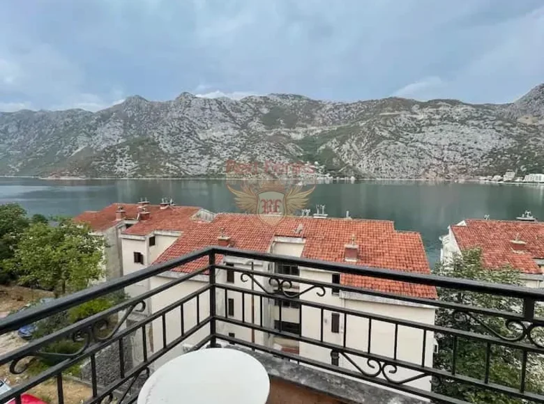 2 bedroom apartment 76 m² Risan, Montenegro