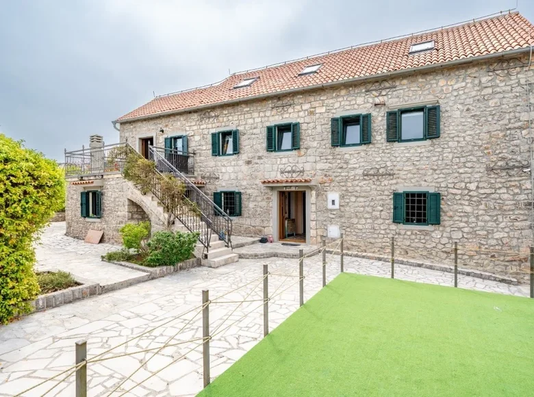Casa 6 habitaciones 158 m² Radovici, Montenegro