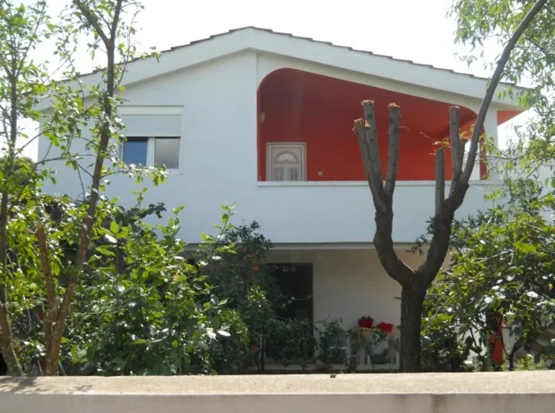 4 bedroom house 120 m² Kunje, Montenegro