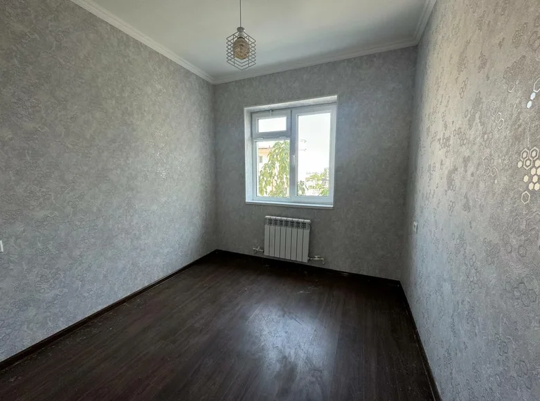 Kvartira 3 xonalar 65 m² Farg'onada