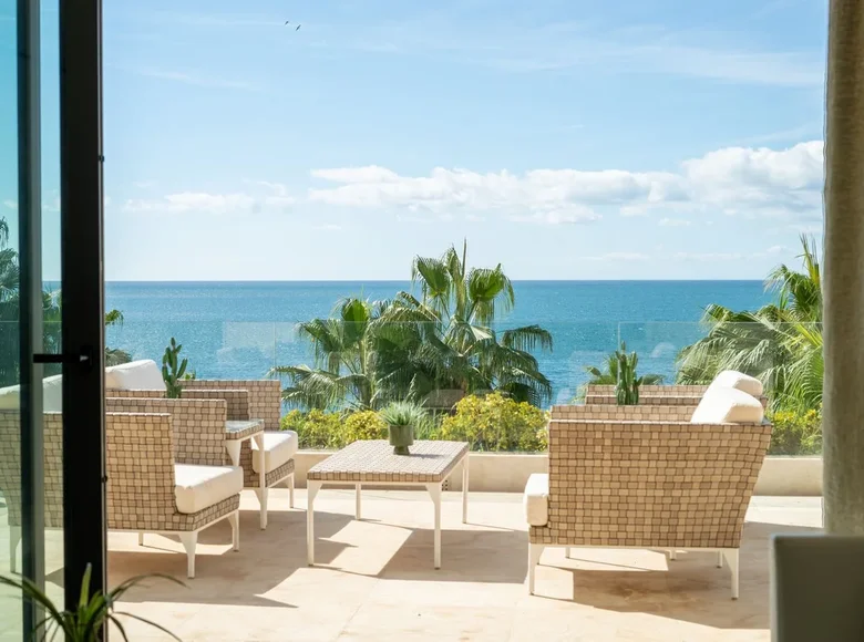 Mieszkanie 3 pokoi 194 m² Estepona, Hiszpania